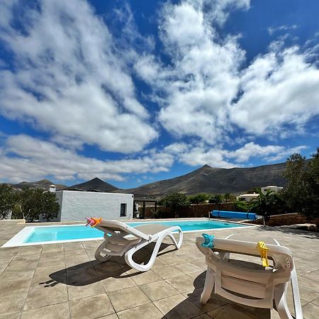 Вилла Casa Marisa With Heated Pool & Garden Тиндайя Экстерьер фото
